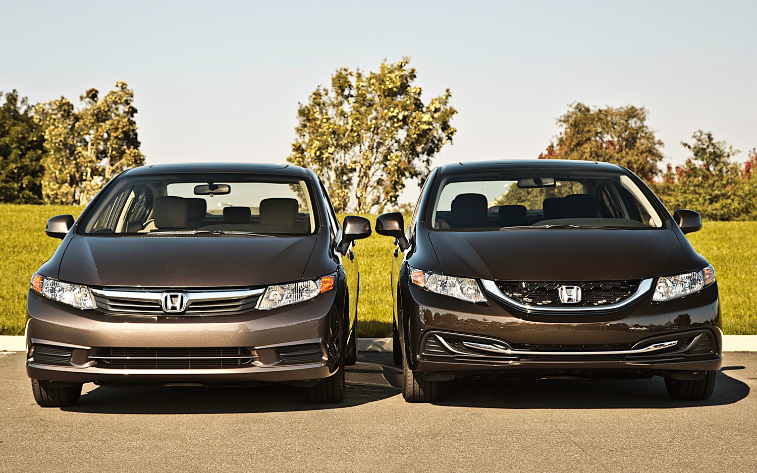 Honda ra mắt Civic 2014 phiên bản Hybrid và phiên bản dùng gas  Báo Dân trí