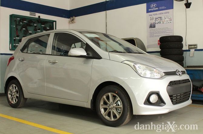 Các phiên bản động cơ 1.0L MT không có đường ốp thân xe
