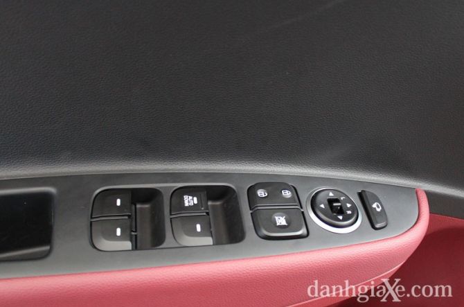 Bảng điều khiển hệ thống cửa kính xe, gương chiếu hậu chỉnh điện và gập điện