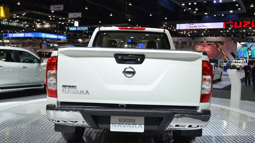 Nissan Navara 2015 chính thức ra mắt giá bán từ 645 triệu đồng