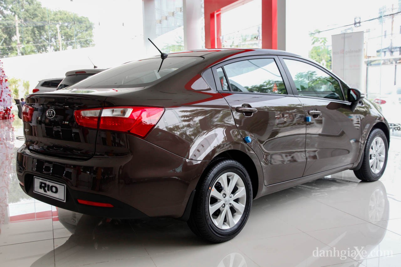 Hình ảnh chi tiết Kia Rio Sedan có giá bán 490 triệu đồng tại Việt Nam