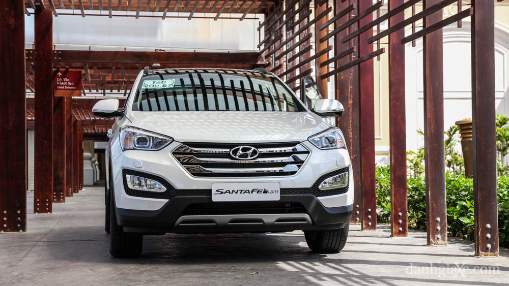 Bài đánh giá xe Hyundai Santafe 2015