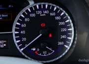 Đồng hồ tốc độ xe và đồng hồ xăng