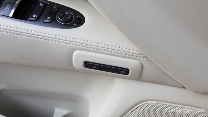 Bộ nhớ 2 vị trí ghế lái xe