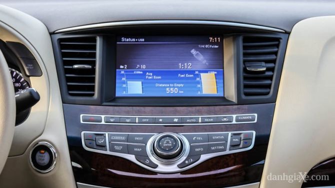 Màn hình cảm ứng trung tâm kích thước 8 inch