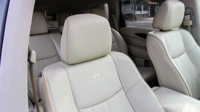 Tựa đầu hai vị trí ghế trước