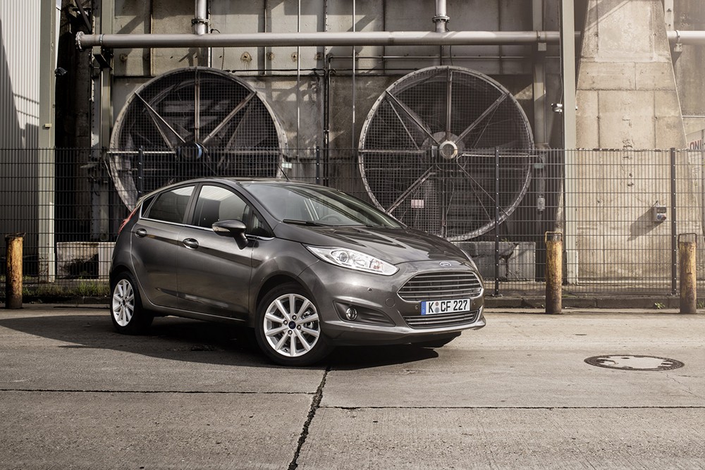 Đánh giá xe Ford Fiesta Hatchback 2015 về ưu nhược điểm