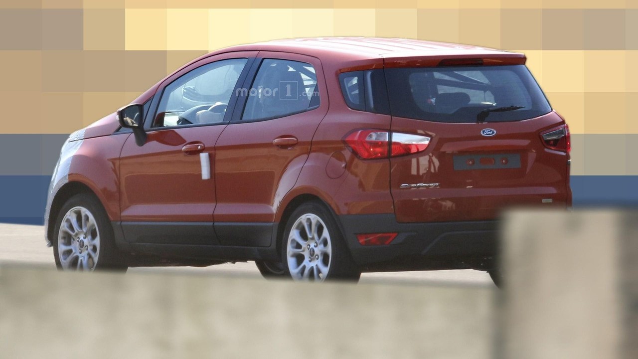 Bắt gặp Ford EcoSport facelift bị lộ ảnh thân và đuôi xe trên đường thử 3