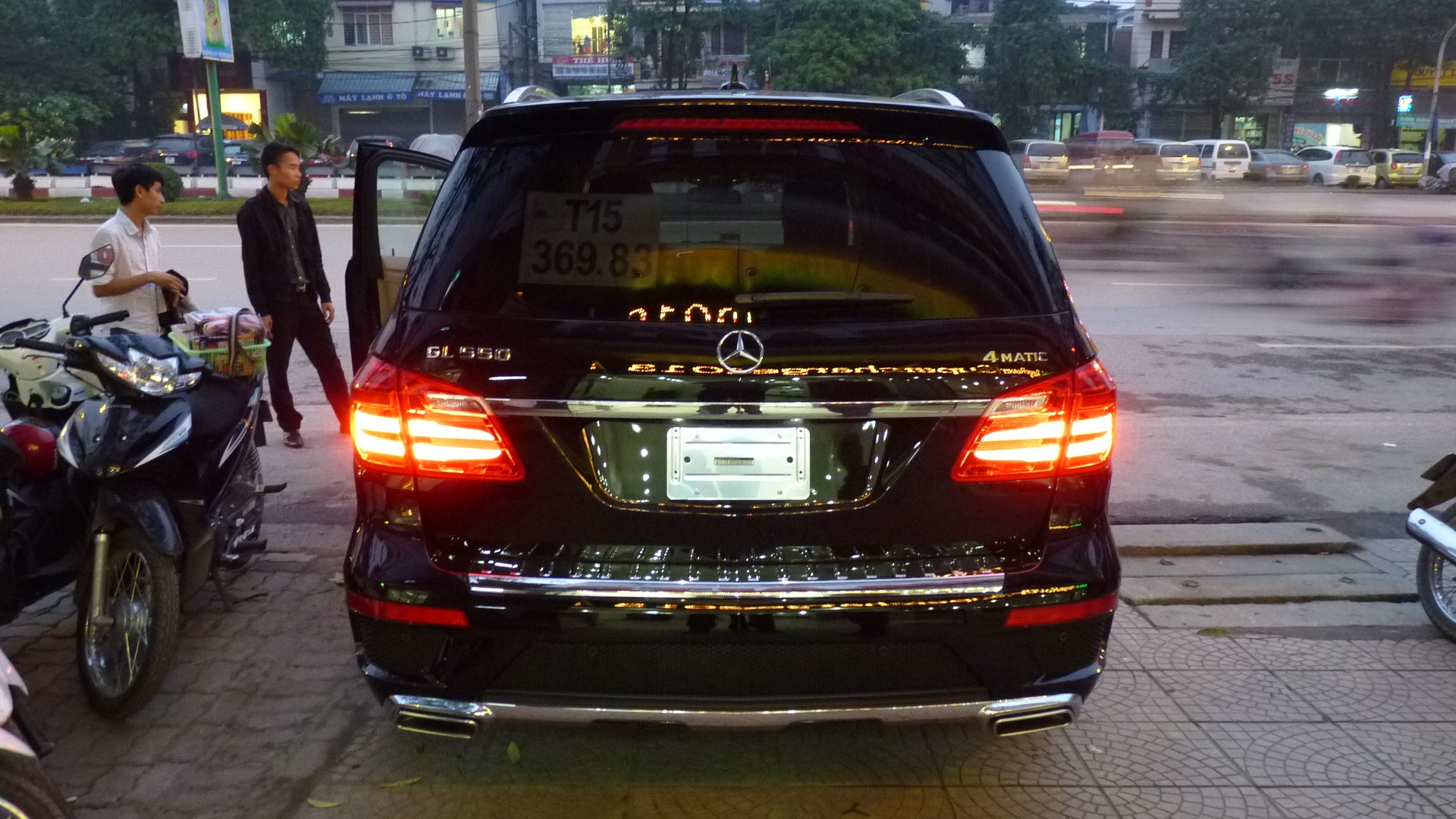 Bán Mercedes GL550 4matic mỹ mới, full option giao ngay