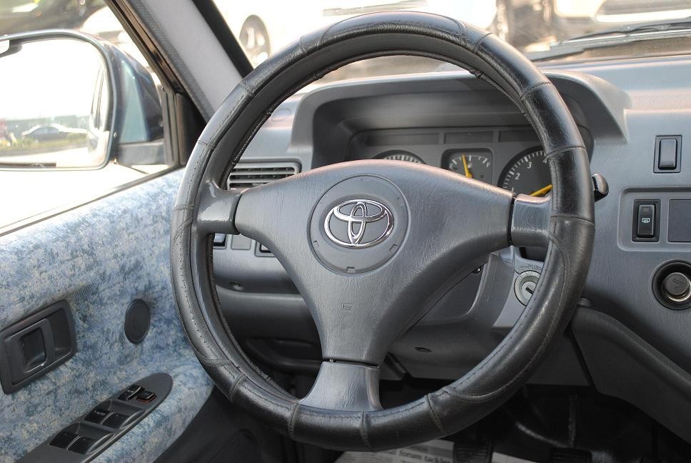 Đồ cổ Toyota Zace Surf chạy hơn 10 năm vẫn có giá trên 400 triệu đồng