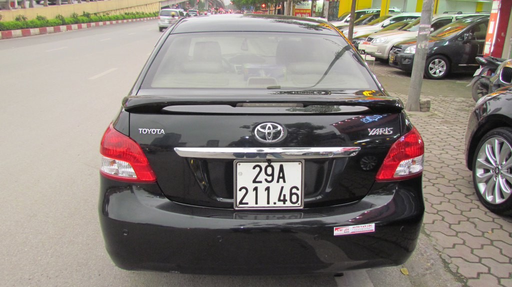 Toyota Yaris 13 năm tuổi giá gần 300 triệu đồng nhờ mác nhập Nhật