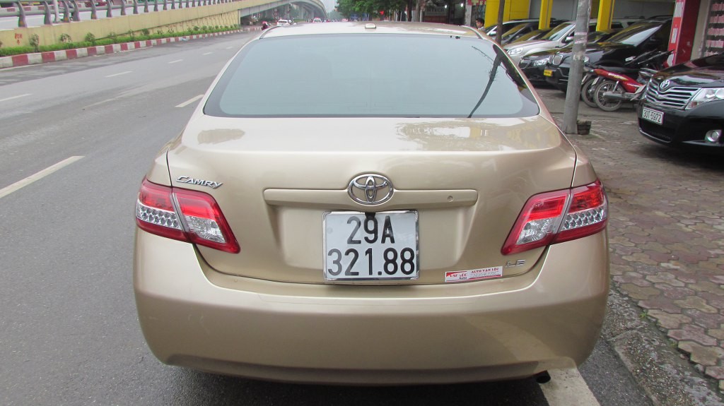 File2010 Toyota Camry LE 20090118jpg  Wikimedia Commons