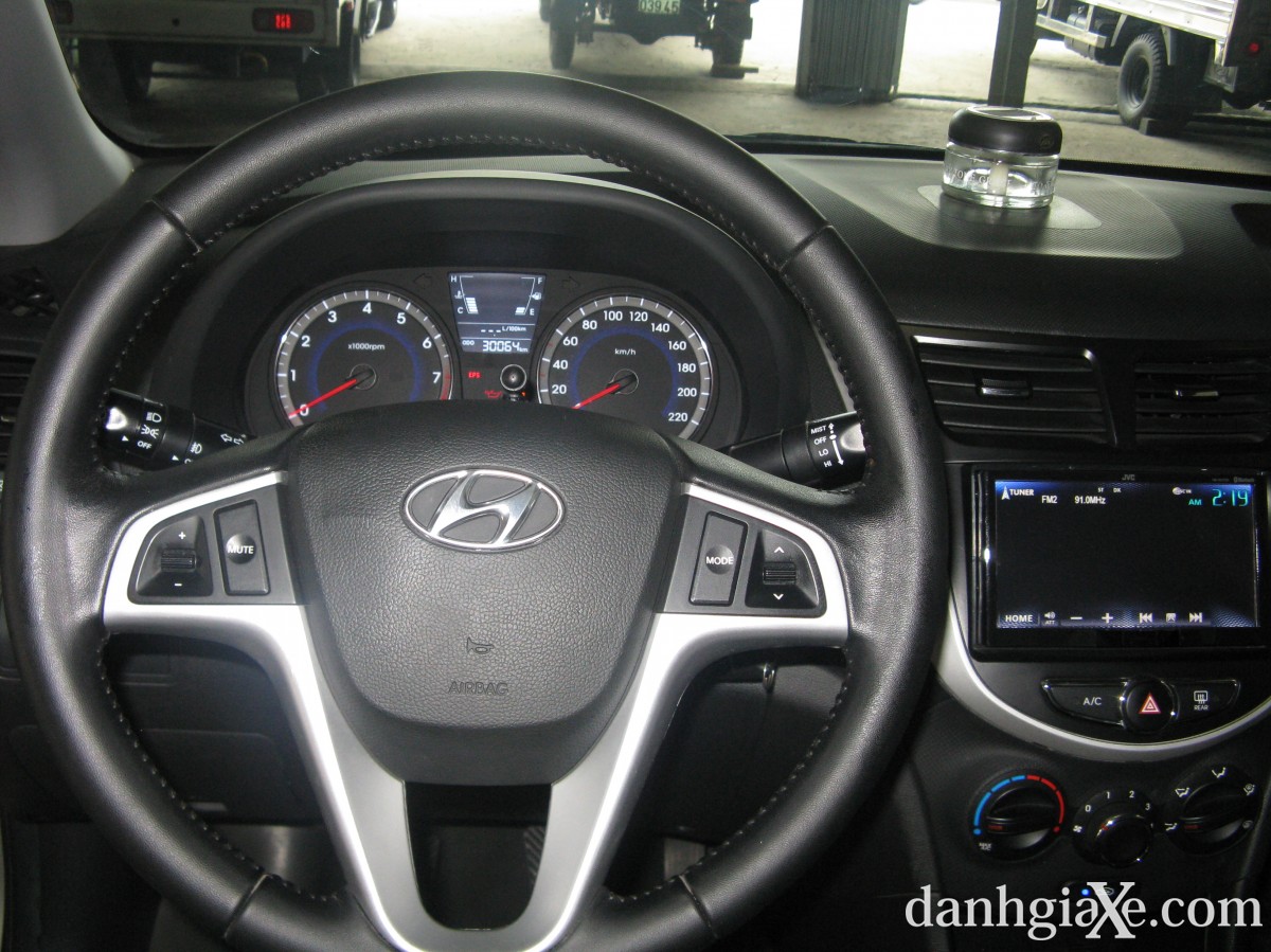 Hyundai Accent 14 MT 2011 Đối thủ lớn của Toyota Vios