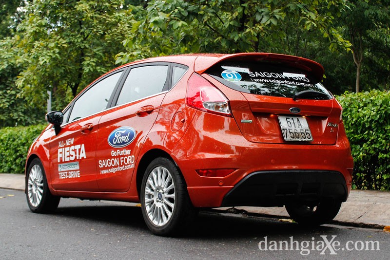 Đánh giá xe Ford Fiesta 2014
