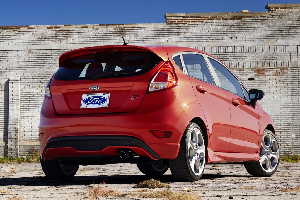 Những Khác Biệt Giữa Ford Focus 2014 Và Fiesta 2014