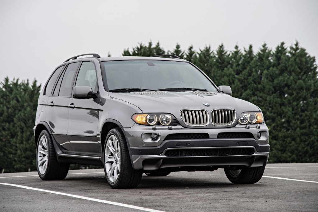  BMW celebra el 15.º aniversario de la Serie X, marcando la diferencia con la tecnología de tracción total