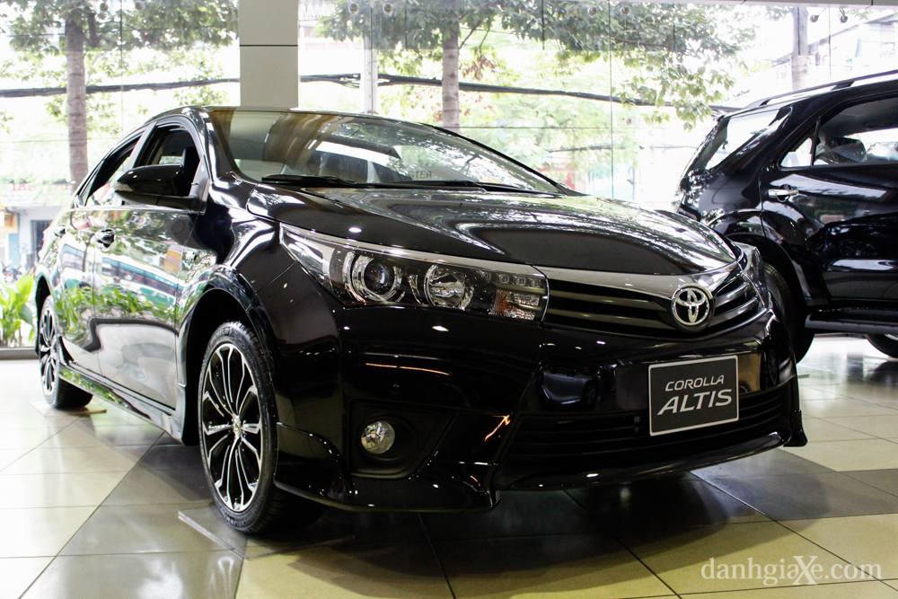 2014 Toyota Corolla Altis  CarWale