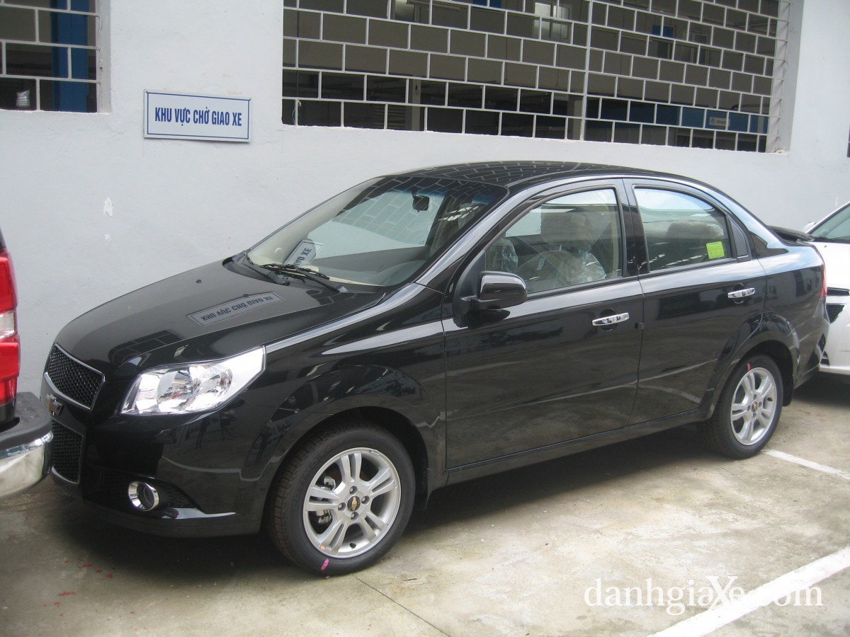 New Chevrolet Aveo 2015 14L LS Automatic Photos Prices And Specs in UAE
