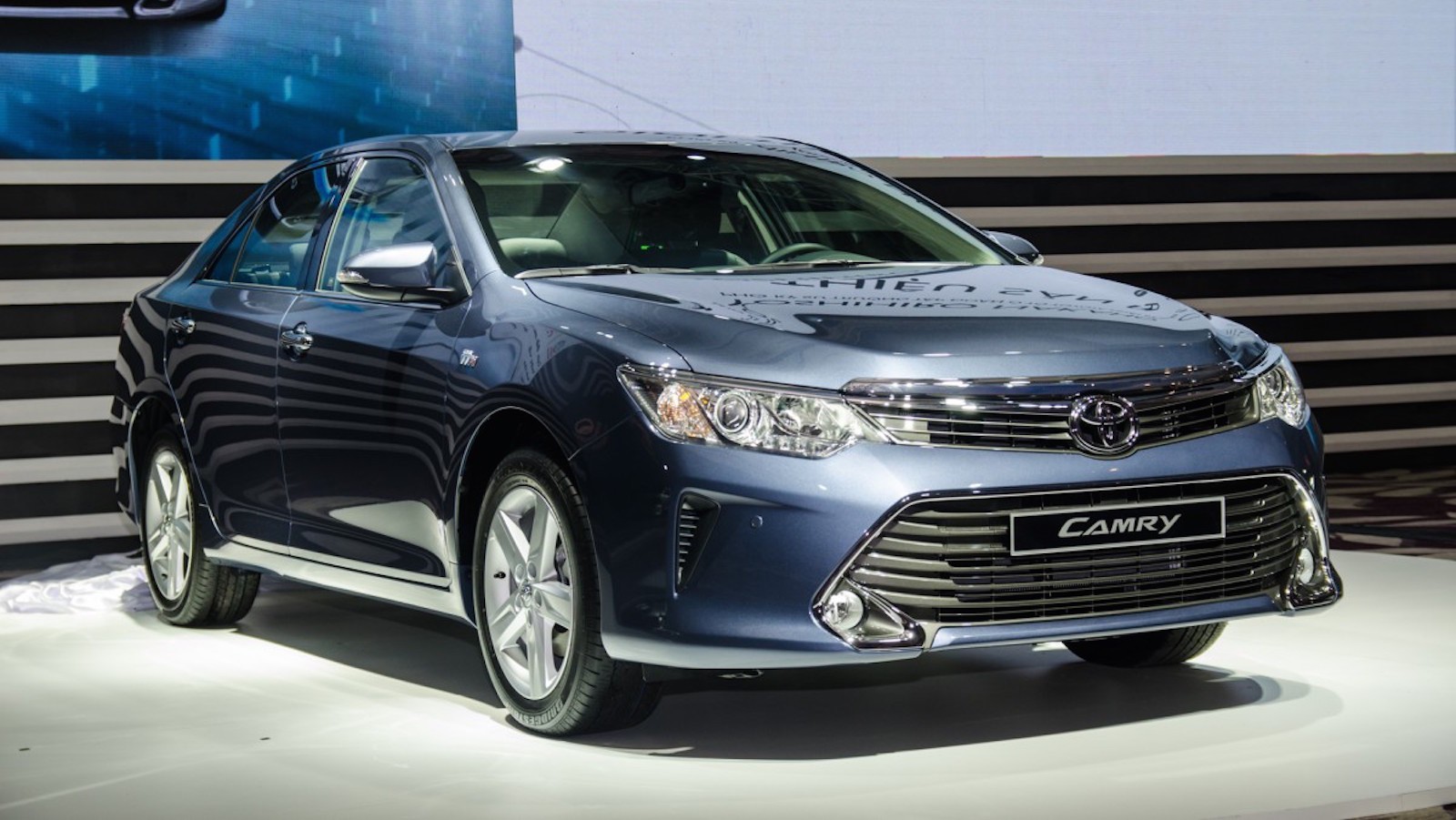 Có nên mua Toyota Camry 2.5Q đời 2015 với giá 1,359 tỷ đồng?