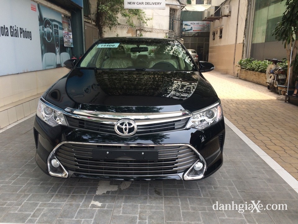 Thử sức Toyota Camry 20E 2015