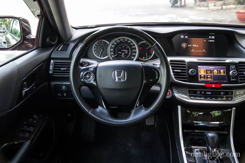 Honda Accord 2015 giá ngang Kia K3 sau 7 năm sử dụng
