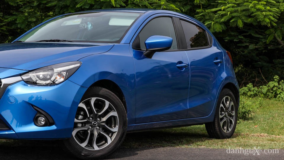 Đánh giá xe Mazda 2 2015
