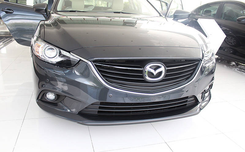 Đánh giá xe Mazda 6 2012 phiên bản 20 L từ các chuyên gia 