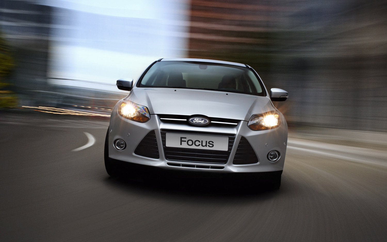 xe 5 cửa (hatchback) - Ford Focus