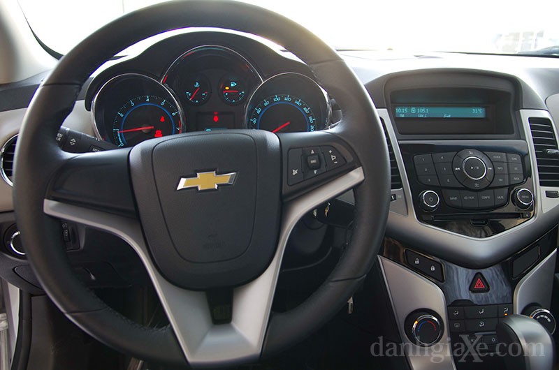 Đánh giá xe Chevrolet Cruze 2012 Sử dụng triệt để các tính năng