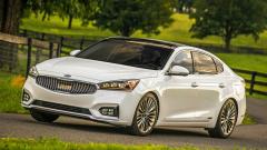 2017-Kia-Cadenza-SXL-front-three-quarter-13.jpg