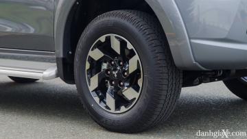 Với Triton 2017 off-road này, chúng tôi khuyên sử dụng dòng dầu nhớt ô tô cao cấp, chuyên dụng cho xe bán tải : Premium Economy Diesel 0W-30. Với Triton 2017 off-road này, chúng tôi khuyên sử dụng dòng dầu nhớt ô tô cao cấp, chuyên dụng cho xe bán tải : Premium Economy Diesel 0W-30.